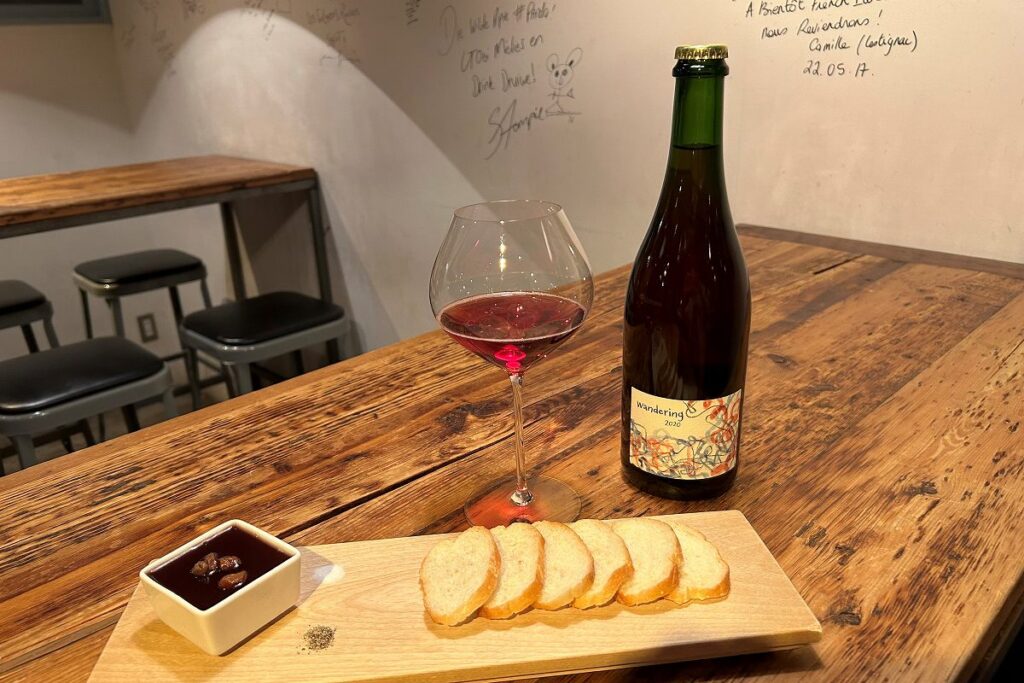 「フレンチパンダ」が提供している「鶏白レバーのペースト」と「wandering」