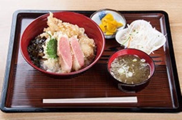 「太田食堂」の「鹿部たらこ天丼」