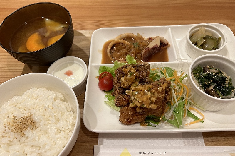 「ぽんぽこ亭」の月替わりの「発酵料理」ランチプレート