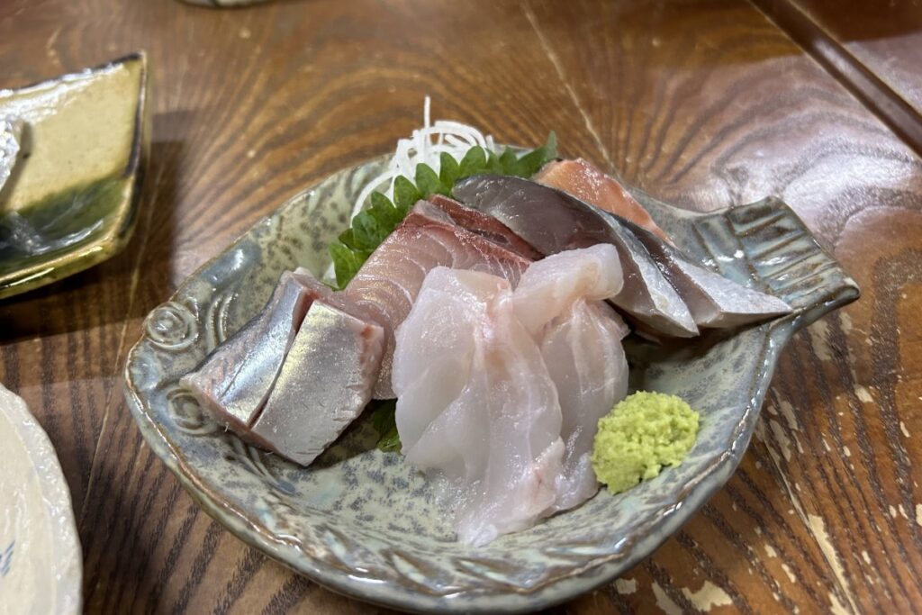 ぷりぷり、ピカピカな刺身盛り合わせ