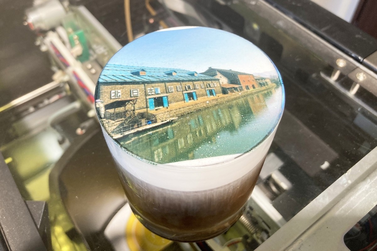 運河沿い 美術館カフェ＊若手経営者ら期間限定営業＊目玉は飲み物に写真プリント＊小樽