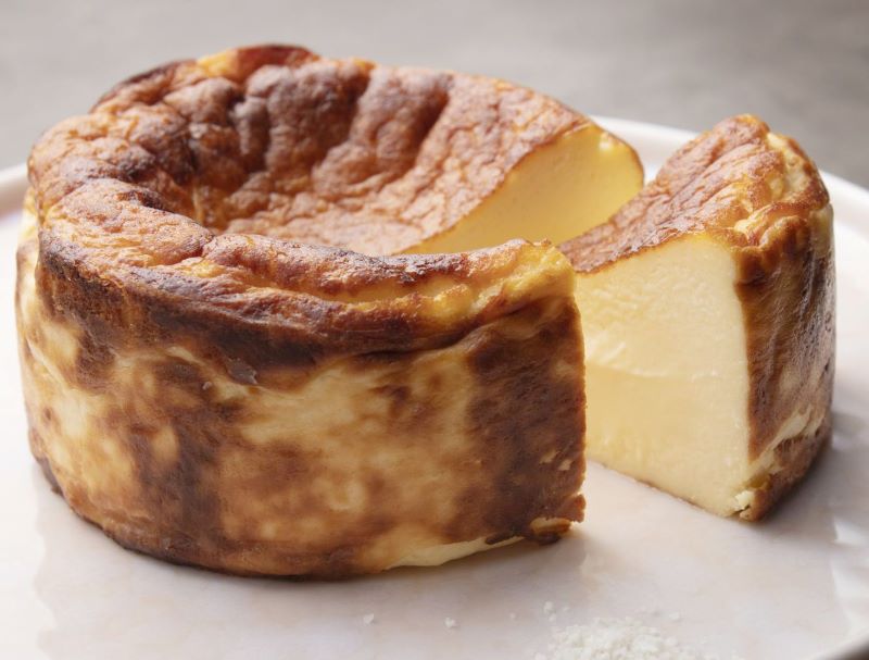 グランプリを受賞したガトーフロマージュ。道産クリームチーズなどが織りなす濃厚な味わいが特徴だ(同店提供)