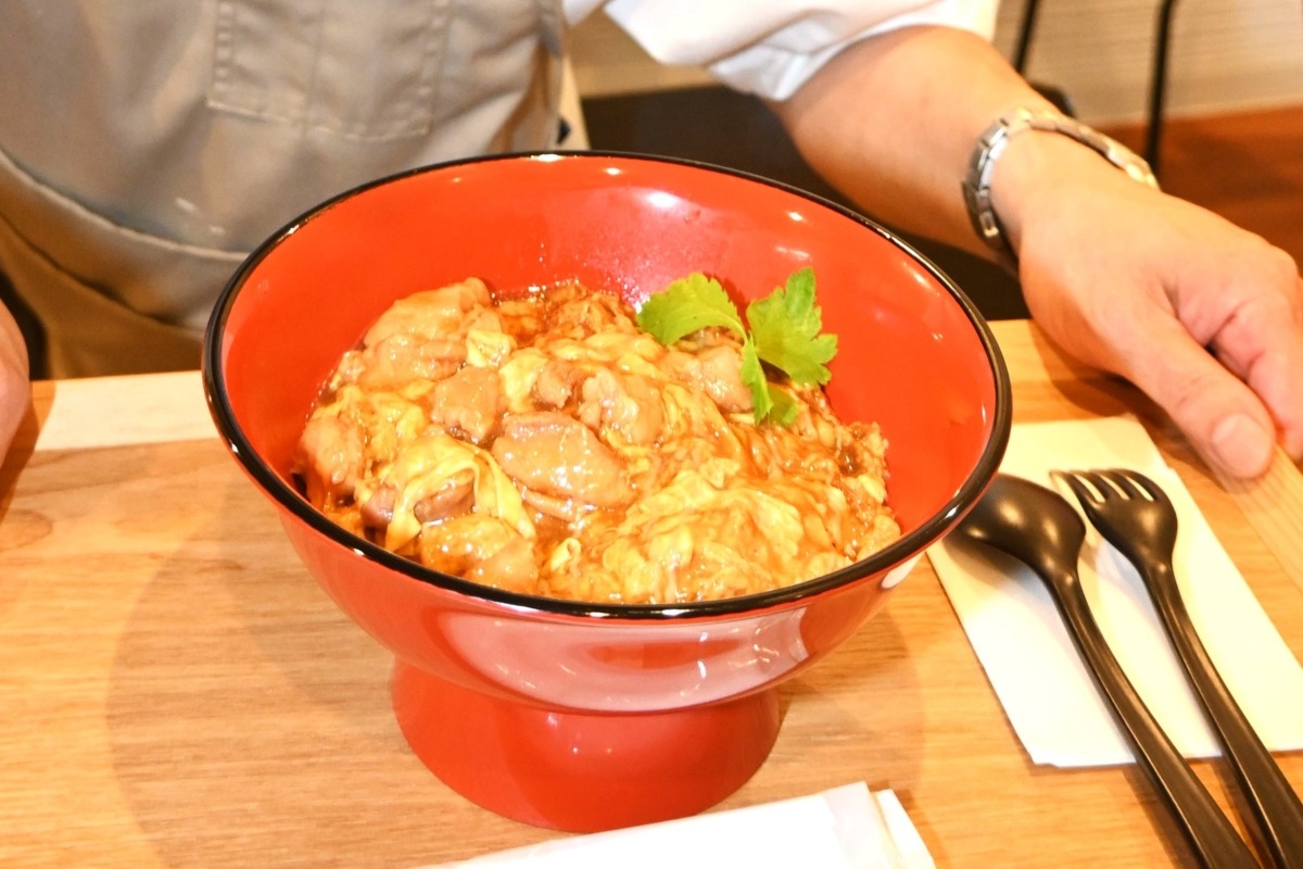 卵ふわとろ　親子丼人気＊室蘭の宮下さん　市内に専門店＊ランチ時は満席＊「マチ盛り上げたい」