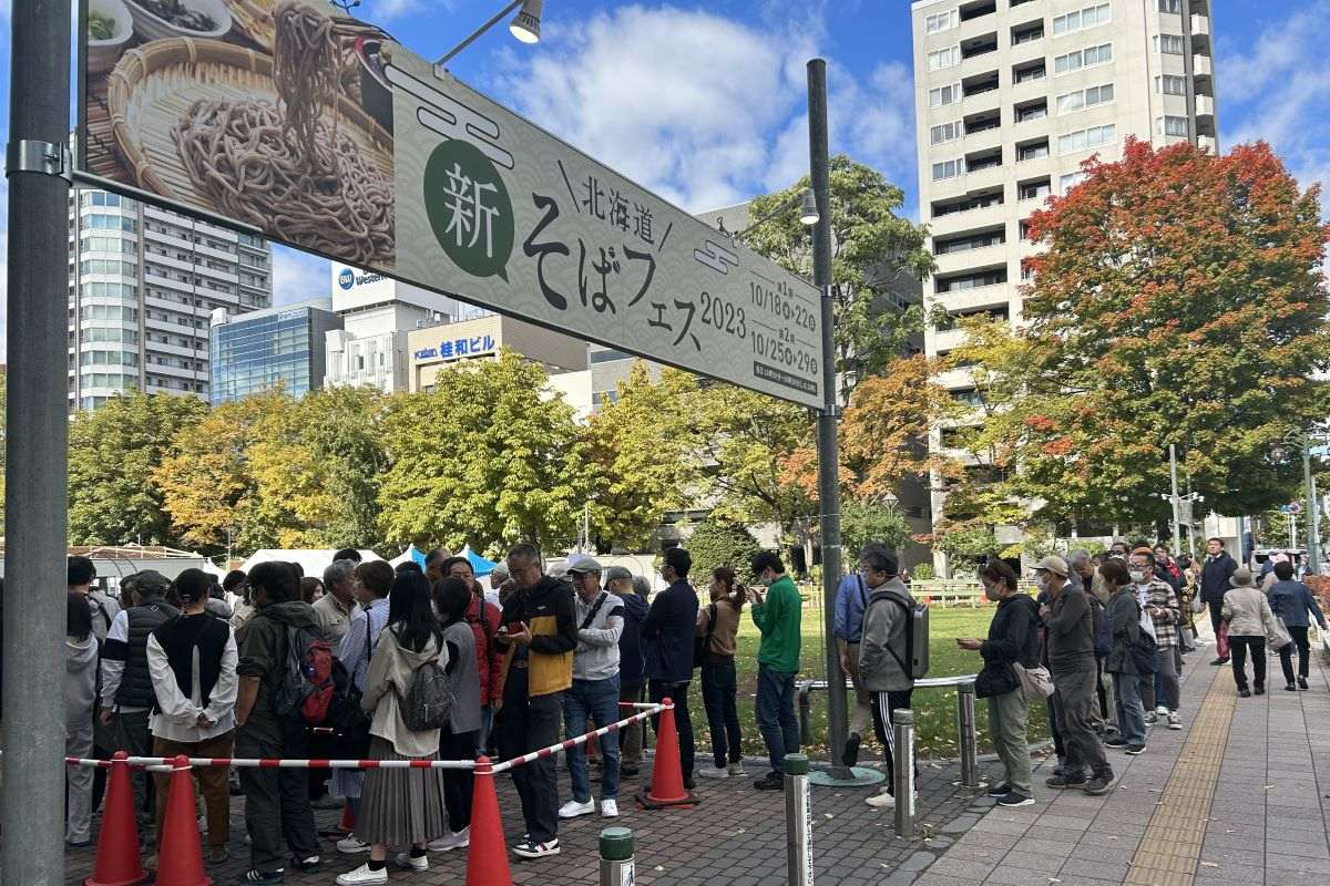 「北海道そばフェス2023」開幕！ 新そばの風味と秋の訪れを楽しむ～札幌大通公園で10/29日まで 初日10/18レポート　