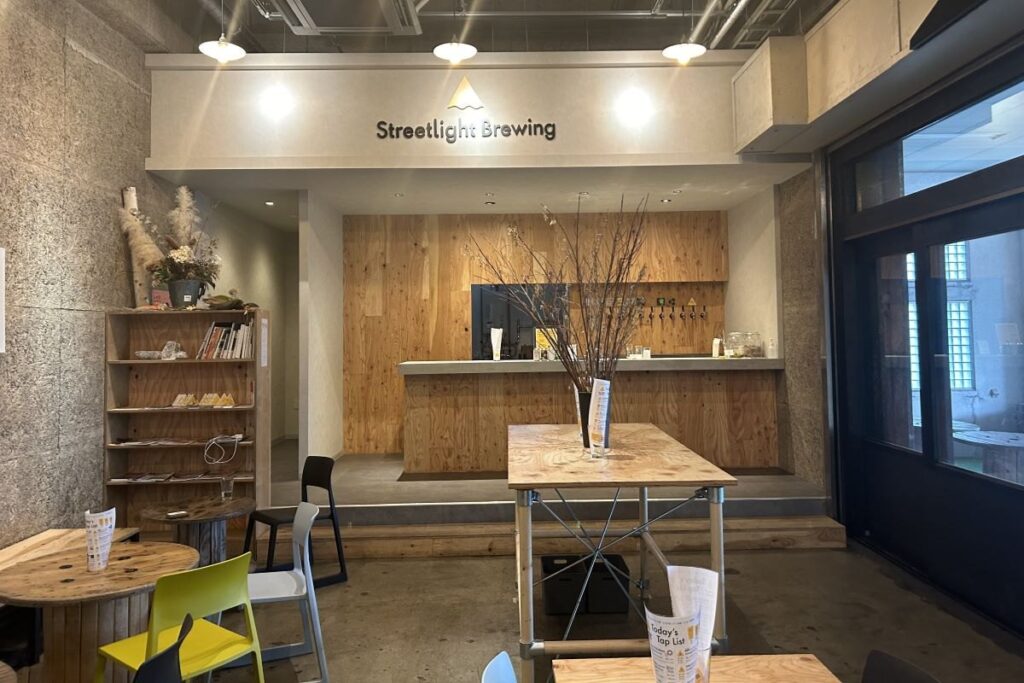 醸造所に併設されているビアパブの店内