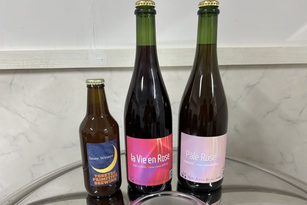 当別セブンズ・ブルワリーのフラッグシップビール。左から「当別プリミティブ・ブルーイング」「ラ・ヴィ・アン・ローズ」「パレ・ローズ」