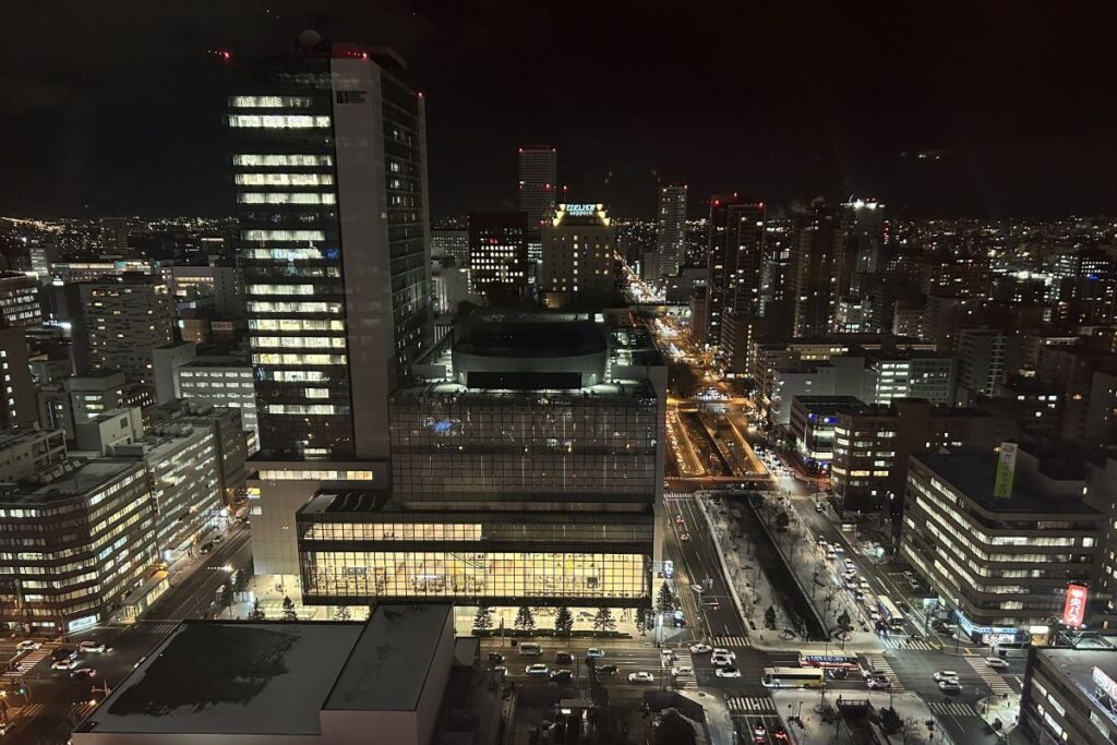 さっぽろ創世スクエアなどが見えるテレビ塔北側の眺め