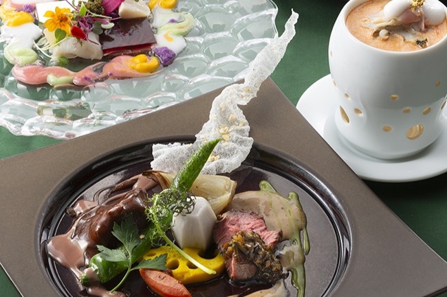 センチュリーロイヤルホテルの「スカイレストラン　ロンド」で提供している京都ディナー