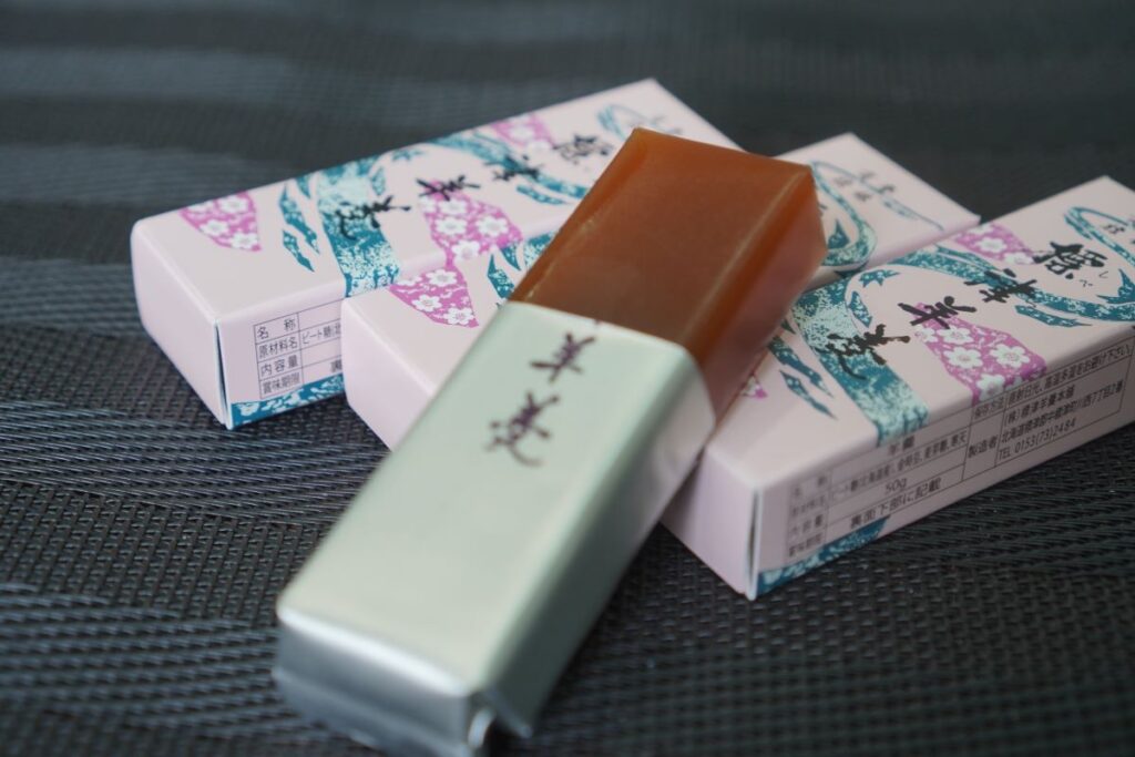 金時豆を使った一口サイズの「標津羊羹」