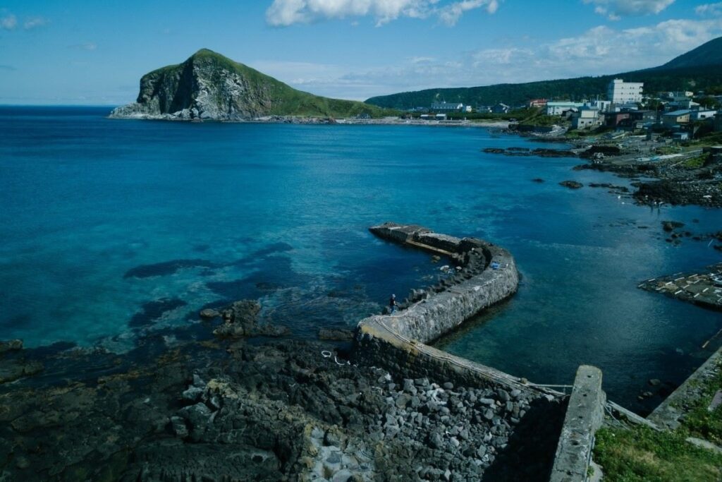 ニシン漁の歴史を伝える「泉の袋澗」