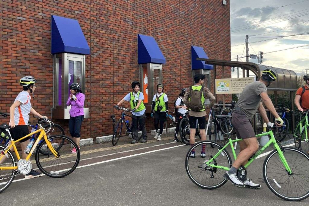 ロイズあいの里公園店に到着した参加者