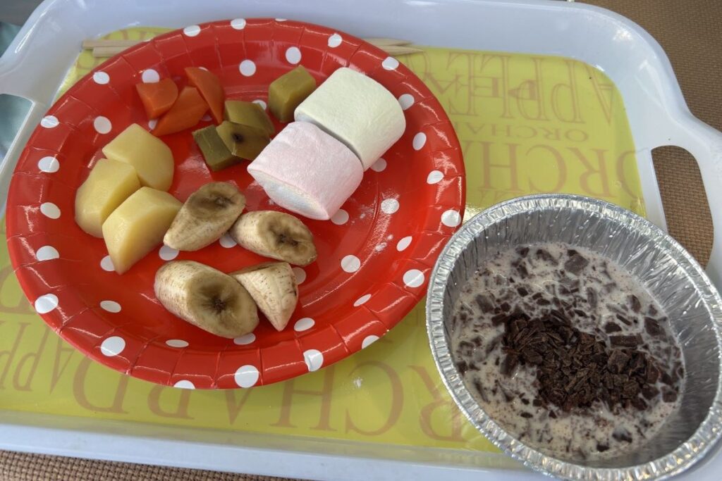 会場で味わえるチョコレートフォンデュのセット