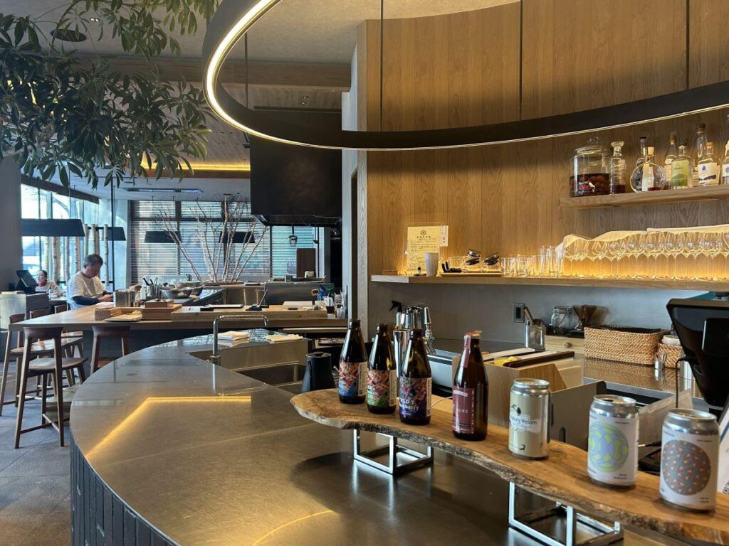 北海道キュイジーヌ カムイの店内