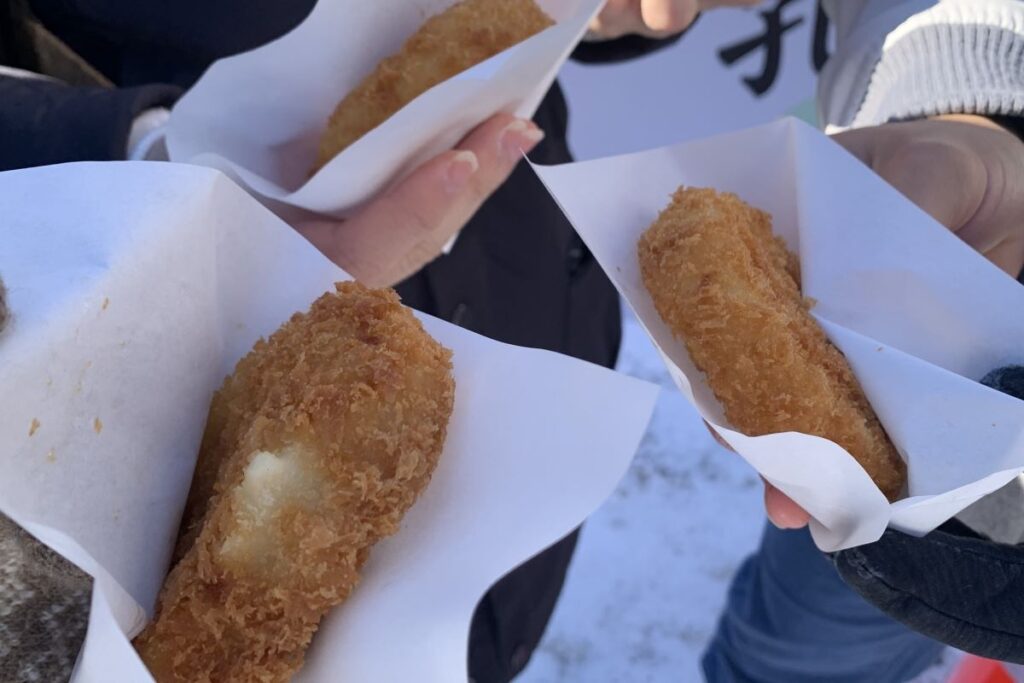 ぎょれんと共同開発したよつ葉の鮭とチーズのクリームコロッケ