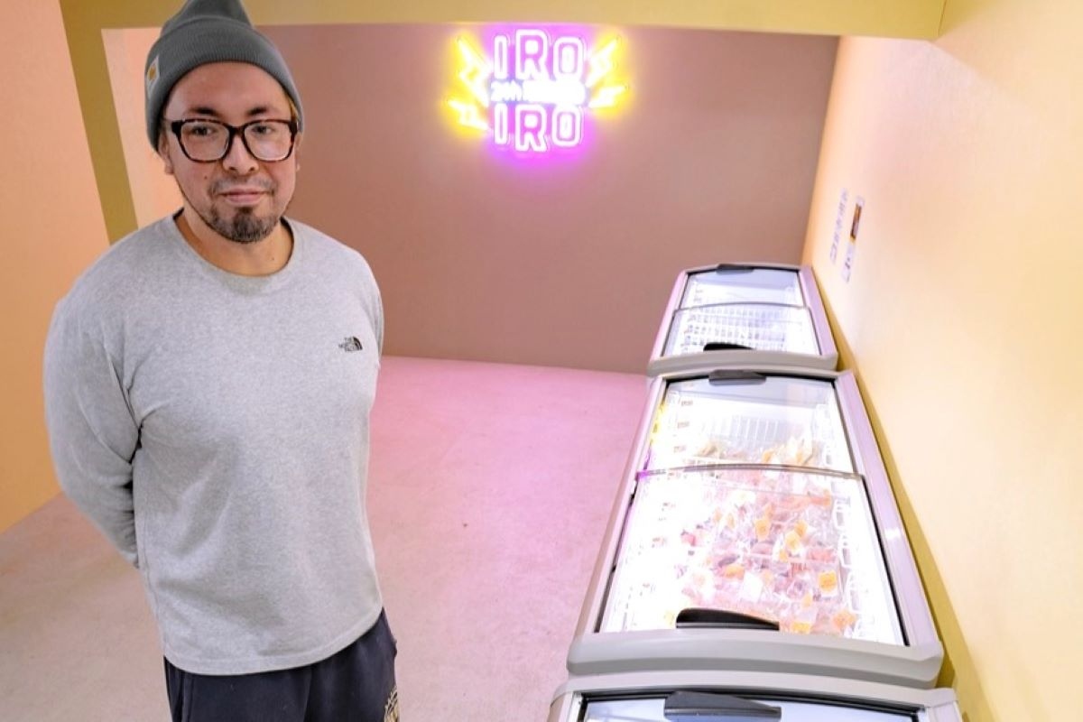 おにぎり形ケーキ、穴だらけチーズ…＊冷凍食品　イロイロ販売＊美幌の川原さん　無人店舗オープン＊「中心商店街盛り上げたい」