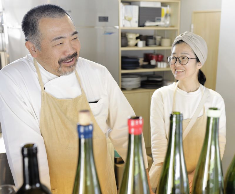 町内でフレンチビストロをグランドオープンする佐野さん夫妻