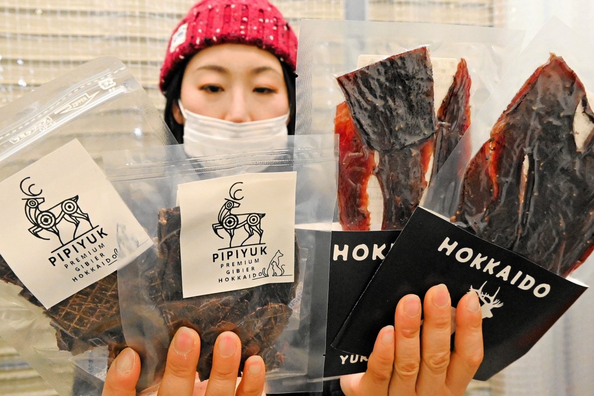 シカ肉の味　猟師が伝える＊昨年、比布移住の桑野さん＊自前工房で解体、加工