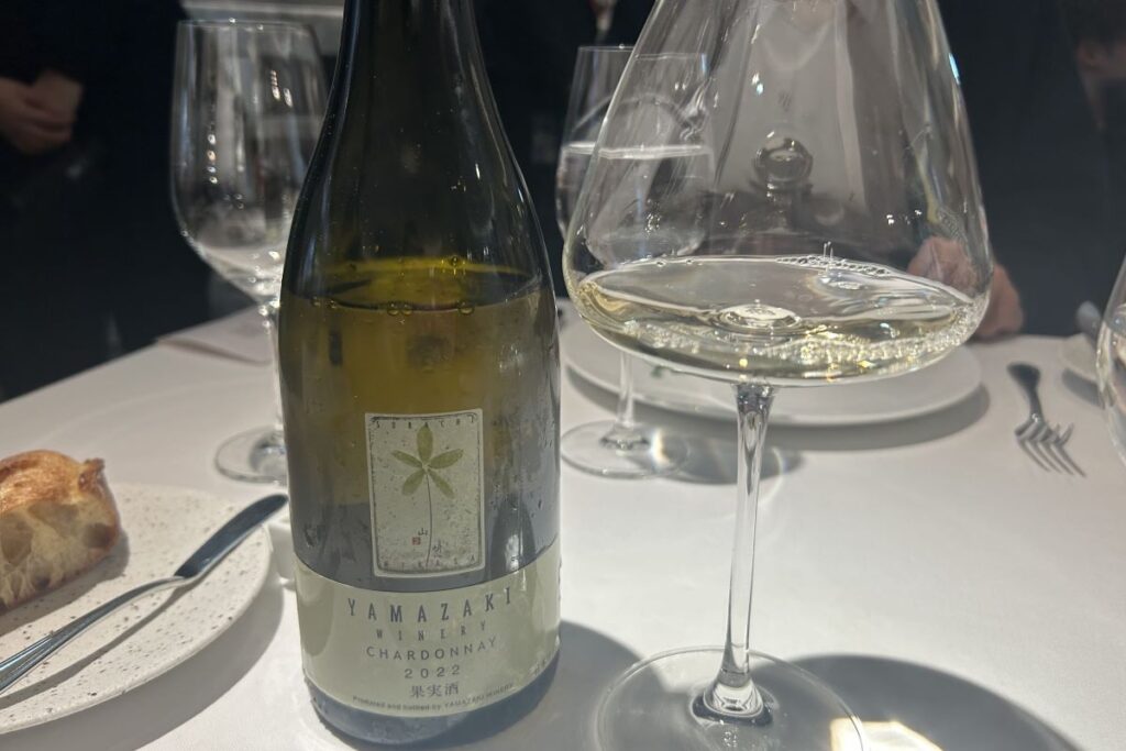 魚料理に合わせた山崎ワイナリーのワイン