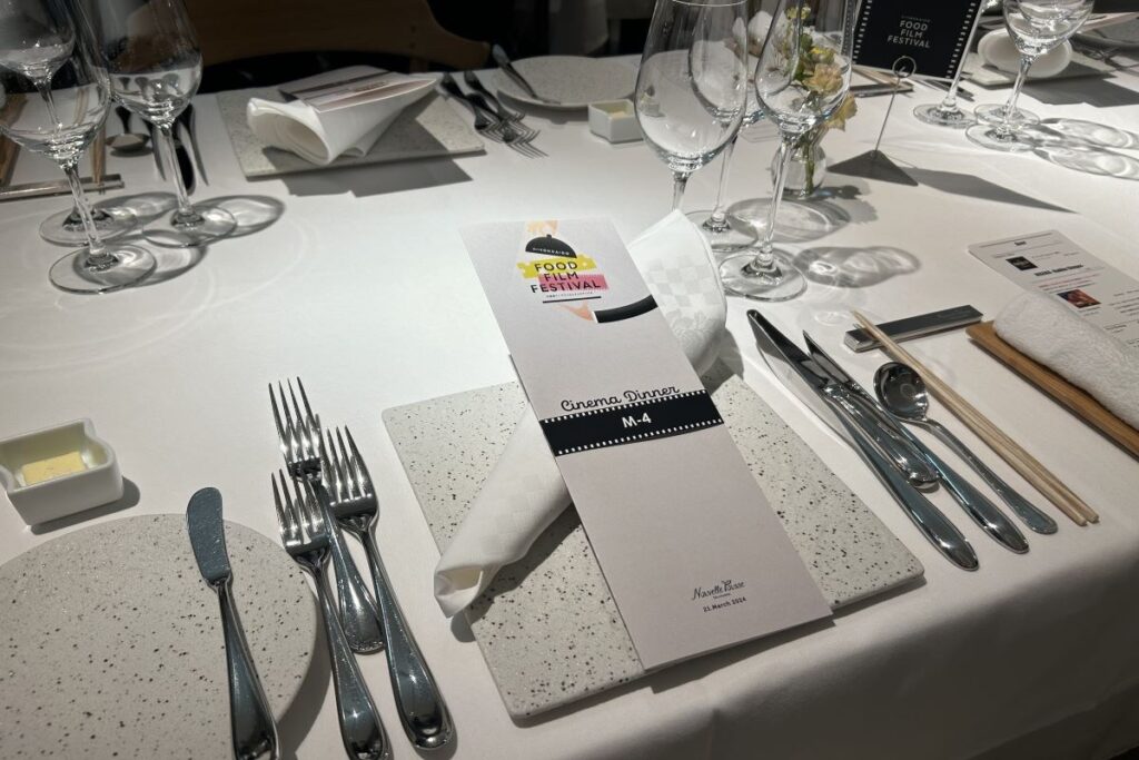 シネマディナーのテーブルセッティング