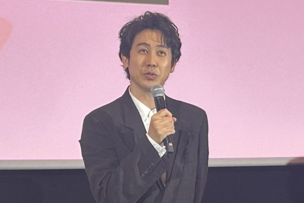 軽快なトークで会場をわかせた大泉さん