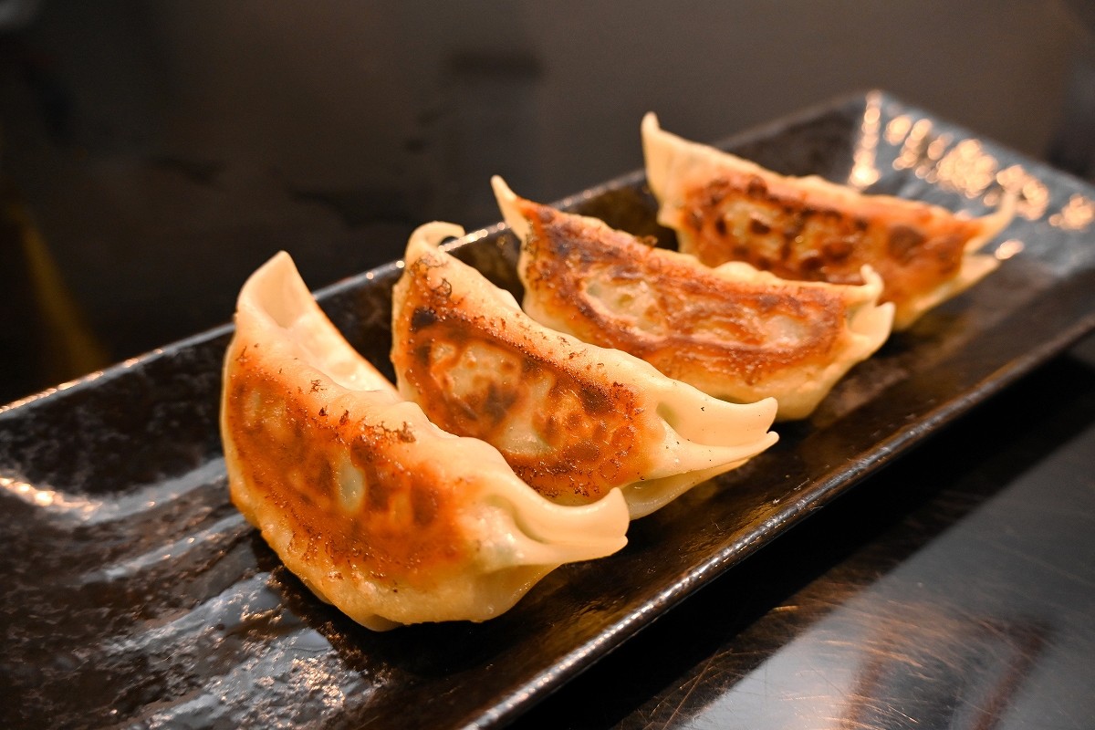 ｢ホルモン餃子｣で北見盛り上げ＊タマネギと相性抜群｢新名物に｣＊居酒屋｢孤狗狸｣