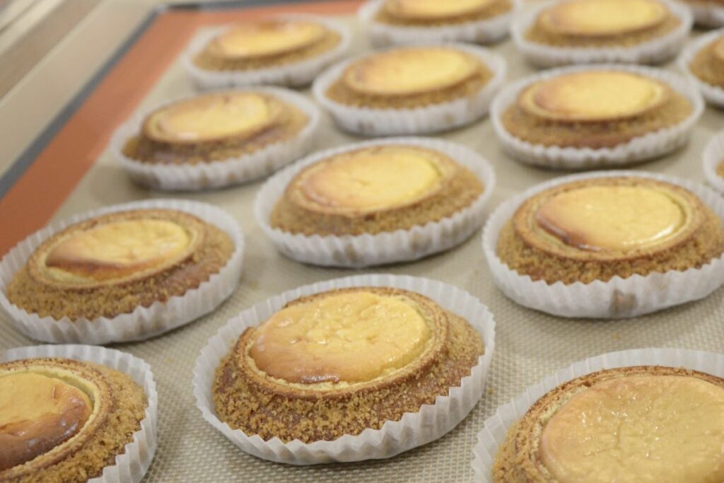 こんがりとした焼き目がおいしそうなring ringの「チーズインバウム」