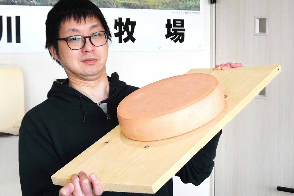 長万部ラクレット 世界トップ20入り＊川瀬チーズ工房のセミハードタイプ＊次は｢長期熟成挑戦｣