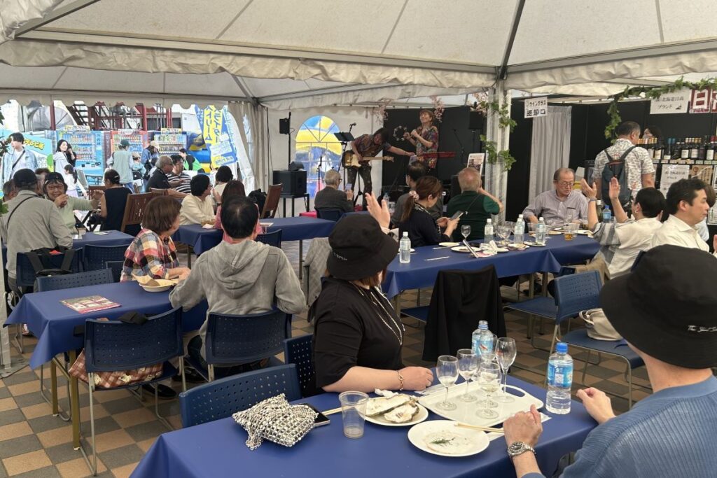 初日から多くの人でにぎわうピコレ会場