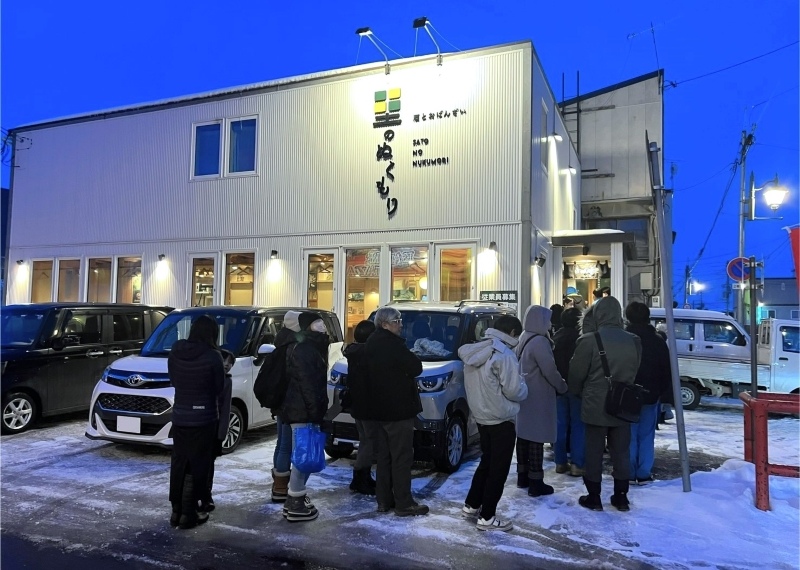 期間限定で出店し、行列ができた味楽俱知安店=2024年3月中旬(同店提供)
