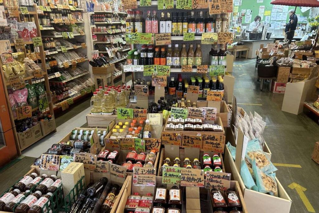 BBQシーズンに合わせて設置した焼き肉のたれコーナー