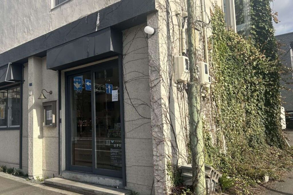 YUWAERUの店舗外観