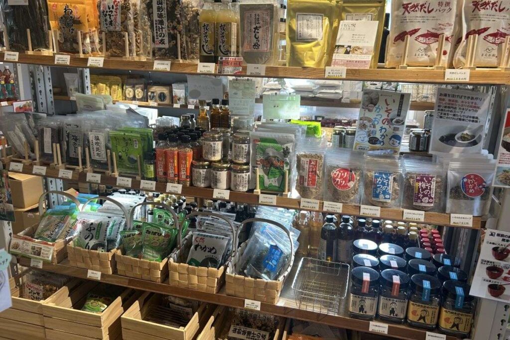 すべて無添加というだしやふりかけなどの商品