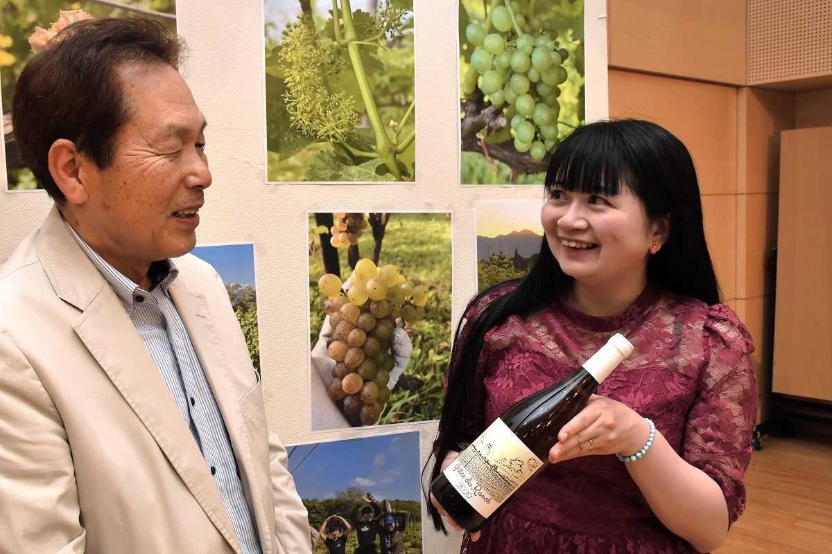 砂川の高橋さん 経営継承から１年＊｢ワイナリーを観光拠点に｣＊畑拡大 2028年開業目指す