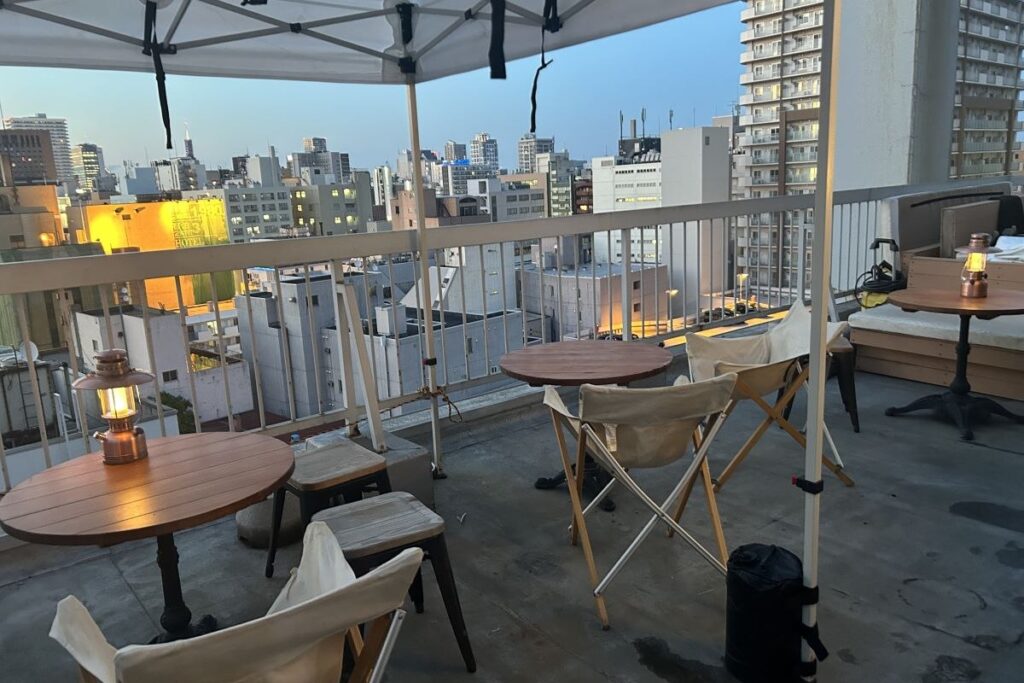 外気でクールダウンもできるスペース