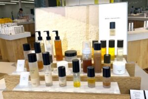 SHIRO｢みんなの工場｣でカフェやお買い物も楽しむ～見学できる北海道のコスメ工場巡り㊦