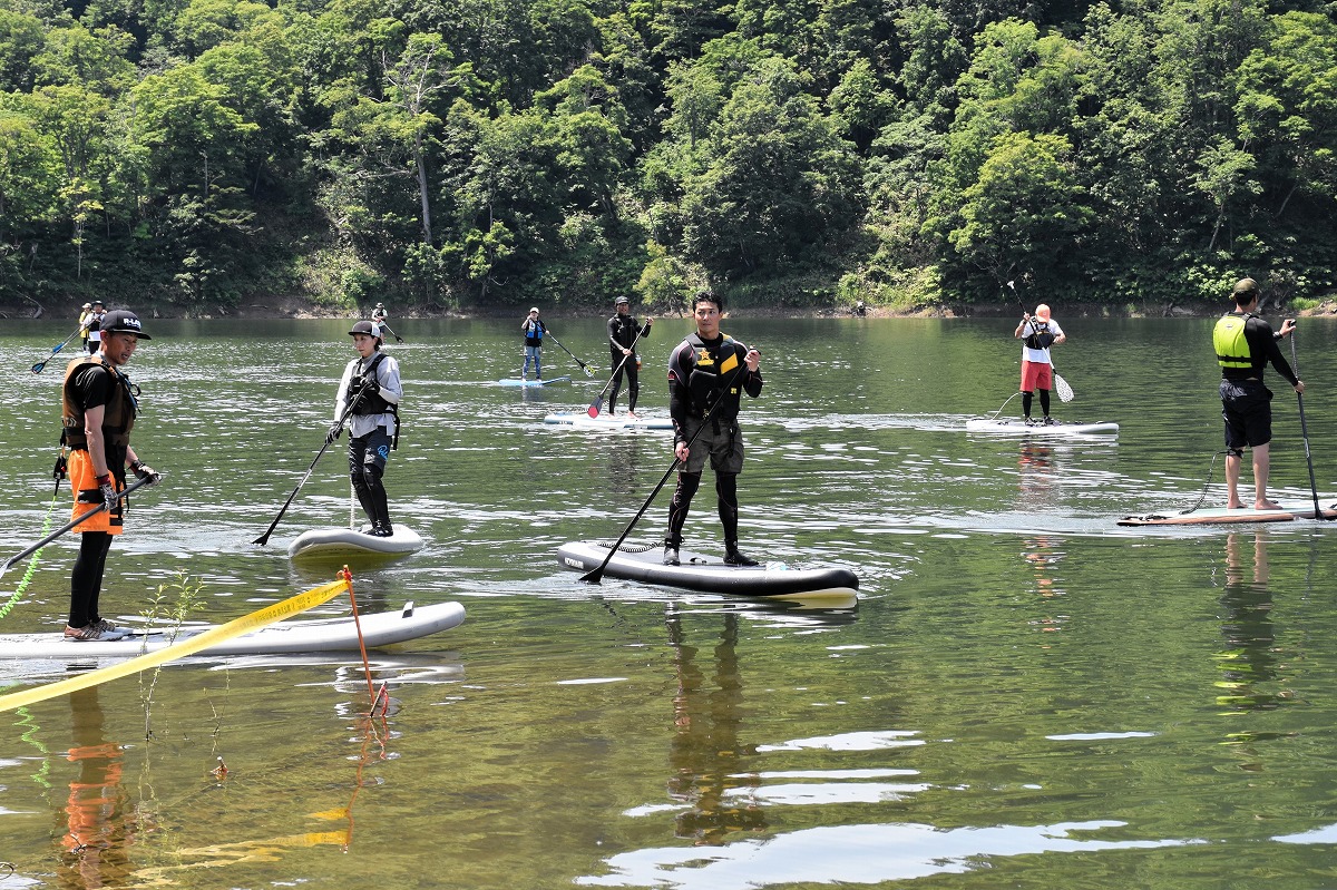 ボードに乗りパドルこぐ水上レジャー＊留萌地域　サップ普及に力＊今夏各地で試乗会／指導者養成へ講習も