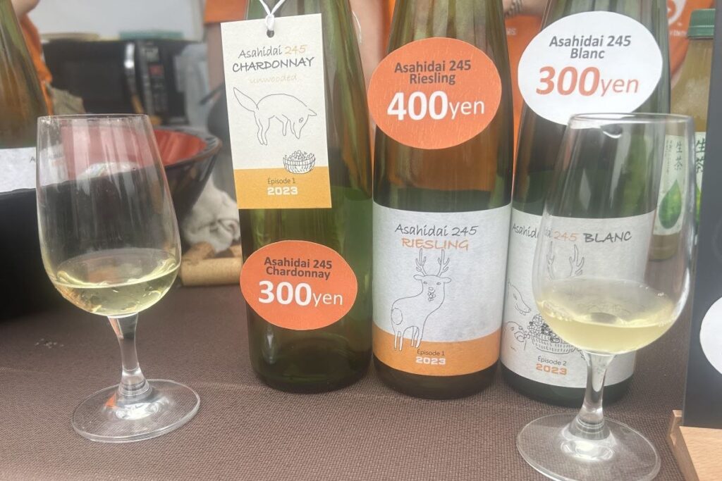 naritayaの「リースニング」(右)と「シャルドネ」(左)